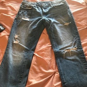 Men’s distressed Abercrombie &Fitch jeans straight